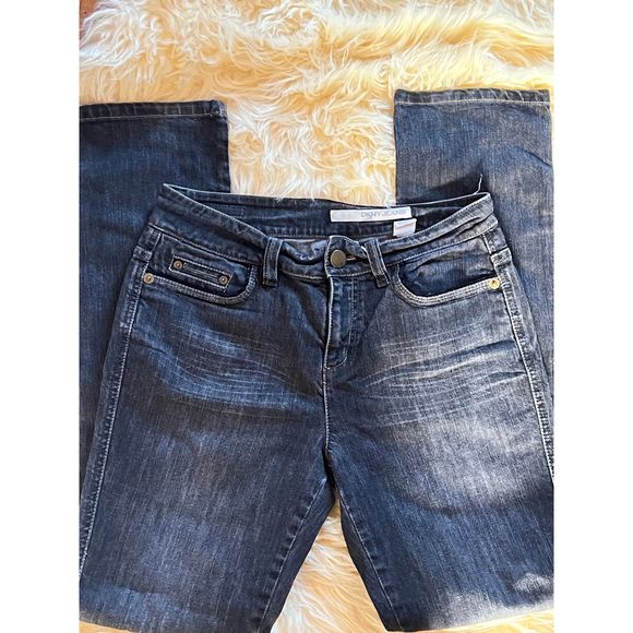 Dkny Denim - DKNY Jeans 30 x 32 size 6